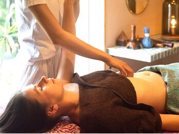 アーユルヴェーダサロン ナチュラルハーブス(Natural Herbs)の写真/心身を整える氣内臓チネイザンで感情解放&内臓デトックス。熟練のUHT認定セラピスト施術 ¥9900