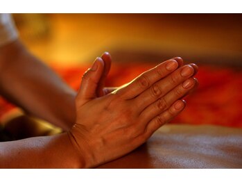 アマナムグリーン(Amanam green)/頑固な首肩背中のコリに◎