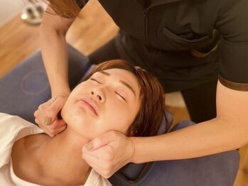 mano【小顔矯正/リンパマッサージ/筋膜リリース】の写真/【薬院駅徒歩5分】骨格から整える小顔矯正。歪み・エラを根本ケアし、理想のフェイスラインへ