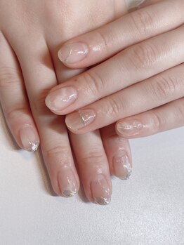 リノネイル(LINO NAIL)の写真/［ワンカラーorグラデ3,680円～］ちゅるんと潤艶カラーや人気のマグネットで上品でさりげないお洒落さを♪