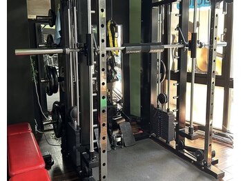 パーソナルピラティス&トレーニング・ボディメイク専門店 King GYM 【キングジム】/トレーニング・ボディメイク