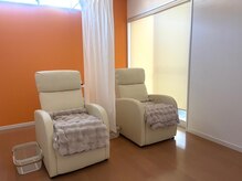 カフネ(CAFUNE)の雰囲気（奥の部屋には２席あります。お友達や親子で一緒に☆）