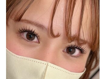 アイラッシュサロン メメバイラッシュ(MEME by RLASH)の写真/周りからも注目される可愛い束感Design◎RLASHでしか出来ない高技術まつげパーマ×エクステ【lash plus】