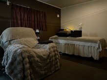 オリス(Oris)の雰囲気(ブラウンを基調としたラグジュアリー空間)