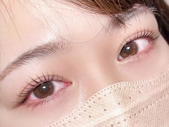アイラッシュアンドネイル リュクスプラス 京都三条 ANNEX(LeLuxe+)の写真/《豊富な実績でお一人お一人の目元に合ったご提案♪》サロン終わりの状態が長く続く、圧倒的なモチの良さ◎
