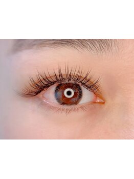 ナチュラル上品な目元にしたい