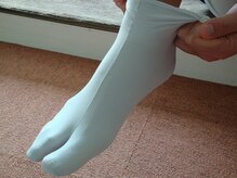 足ふみ整体 ケアレストの雰囲気（施術では足袋を使用します。お客様ごとに履き替えております。）