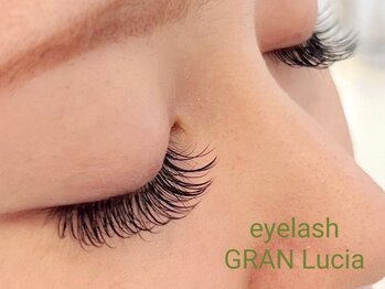 グランルシア(GRAN Lucia)の写真/《多様なエクステ有り♪》自然な自まつ毛を残しながら、プラスの華やかさ×上品さで、今風まつ毛をGET★"