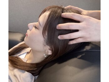 ヘッドミントVIP 銀座店の写真/頭のコリ、首こり、肩こり、目の疲れを解消し、お顔のむくみもスッキリ改善！