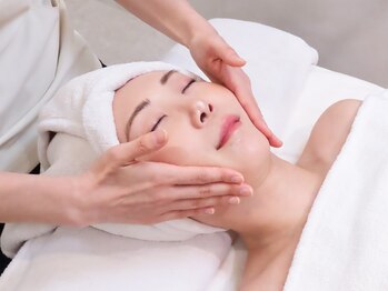 サロン キワ(salon kiwa)の写真/「もう年だから」とあきらめていませんか?口元、目元のたるみ/ほうれい線/小顔/エイジングケアはお任せ!