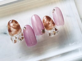 秋冬の定番！べっ甲ネイル