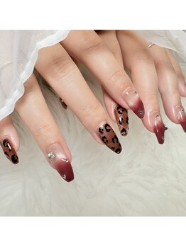 ワイワイディーエス(YYDS)/