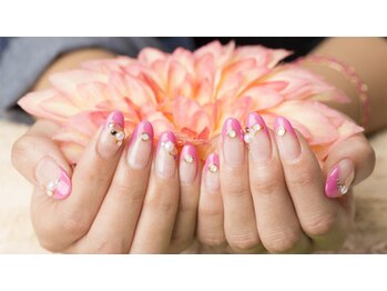 ビューティーサロン スタジオ グルーヴ(Beauty Salon Studio Groove)の写真/ケアから丁寧な施術！モチが良く高い技術力で、心ときめく定額ネイルをご提案◎ (40文字)