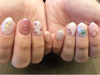 プラハネイル(+HER 美甲)/押し花×シェル