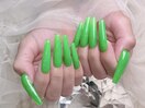 ネオン黄緑ネイル