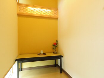 美骨(BIKOTSU)/サロンの内観