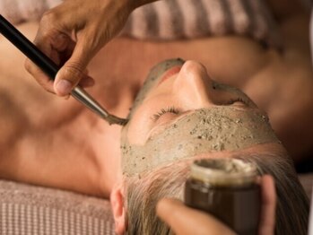 エスビービューティーベース(SB beauty base)の写真/【FDA認可の厳選和漢ハーブピーリング】お肌のターンオーバーを正常化し、透明感溢れる美しいお肌に☆