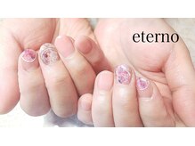 エテル(eterno)/フラワーショートネイル