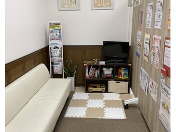 たけむら整体院/待合・キッズスペース