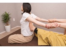 サロンラソ(lazo)/[19] 背中反らしストレッチ