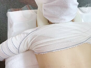 マインドテラピー 高田馬場/二の腕圧迫バンドで速効引き締め