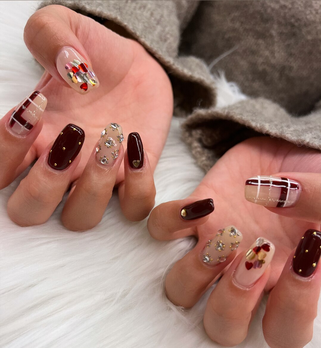 2025年秋トレンド】ボルドー ハートのネイルデザイン集｜人気順