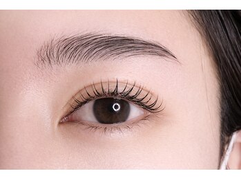 ラヴィアスプラス(LAVIAS+)の写真/まつ毛のダメージを最小限になるものを使用してます。毎朝のメイクも快適に！