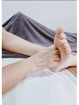ゆうらくの写真/足裏のツボをしっかり刺激し、ふくらはぎまで丁寧にケア。立ち仕事や冷えによる脚の疲れをスッキリ解消！