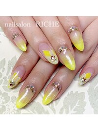 夏のイエローフラワーネイル！