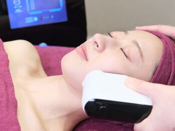 クララジャパン(CLALA JAPAN)の写真/【新導入★itLift＆レッドショット】話題沸騰の最新フェイシャルメニューであなたの理想の小顔を叶える♪