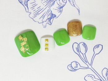 ネイルライフ(NailLife)/金箔とスタッズニュアンスフット