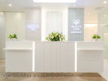 ビューティジーン プロフェッショナル 二子玉川店(BEAUTY GENE professional)の雰囲気（白基調の落ち着いた空間で、お一人お一人丁寧に施術を行います☆）