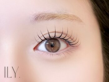 アイリー(ily)の写真/≪口コミ投稿でブラシプレゼント≫大人気のパリエクが得意なサロン♪種類豊富なエクステでなりたい目元に☆