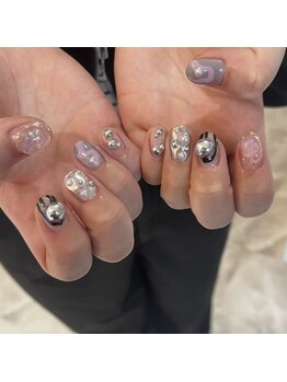 リア(Li'a)/個性的ネイル