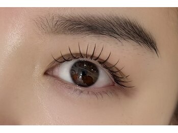 ランピーバイルーム(Lumpy by .room.)の写真/【モチの良さが魅力のLEDマツエク】持続力UP！オイルクレンジングにも対応し、普段使いしやすいのも魅力◎