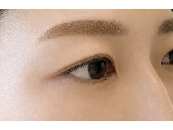 チルシプサ(chilsipsa)の写真/《自眉でお困りの方へ》眉毛・骨格の状態をに合わせた美眉毛をご提案！理想の美眉に♪眉メイクの時短に◎