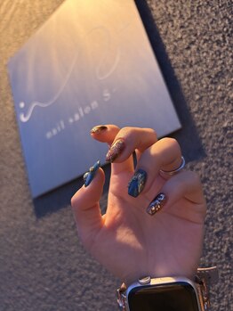エスプラス(S+)の写真/平日23時まで営業◎仕事や子育てで忙しい女性の為のネイルサロン。1日の終わりに至福のひとときを♪
