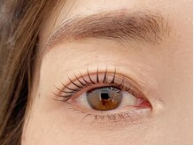 コナ(KONA)/まつ毛カールでアイライン効果