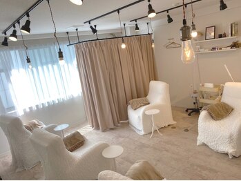 エストアール 筑紫口本店(est-r.)の写真/お子様連れのママさん大歓迎☆お得なクーポンご用意◎忙しい方も隙間時間で綺麗な目元をキープ♪