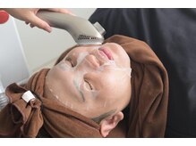 サロン ヴェローラ(SALON VELOURA)/顔脱毛＋肌診断＋スキンケア