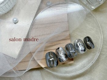 サロン マードレ(madre)の写真/大人女性の指先を彩る、寄り添った丁寧なカウンセリングと洗練されたデザイン◎