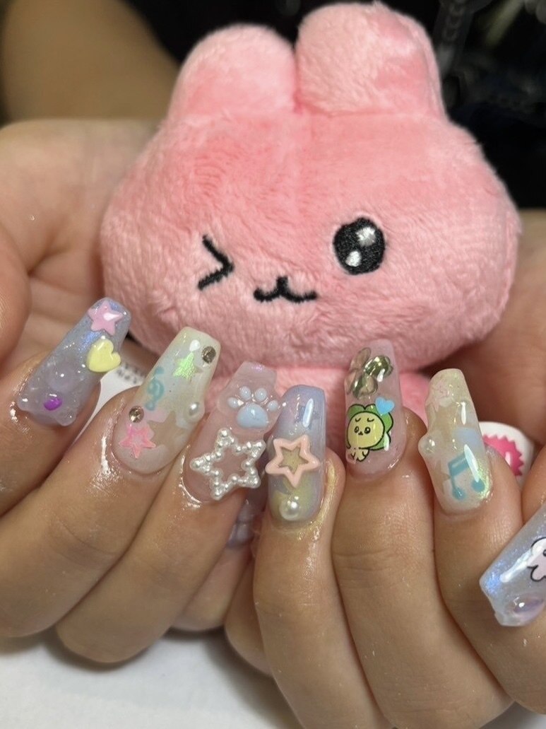 2025年秋トレンド】エアブラシのネイルデザイン集｜人気順｜11