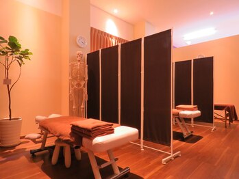 癒し手 サンリブわさだ店/女性も気軽に来れる明るい雰囲気