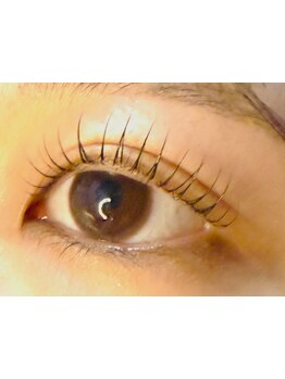 ナチュラル上品な目元にしたい