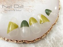 ネイルドール(Nail Doll)/カーキ　フレンチx三角ネイル