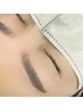 アウラ(aura)/ハリウッドブロウリフト