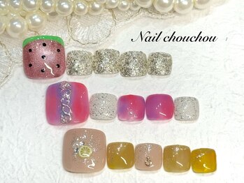 ネイルシュシュ 橋本店(nail chou chou)の写真/上品で際立つフットネイルが全員オフ無料で|￥7000～￥9500♪夏の足元に差をつけます♪