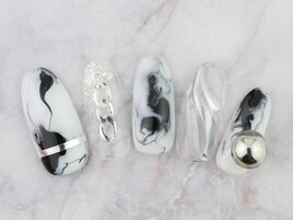 シルバー×モノトーンネイル