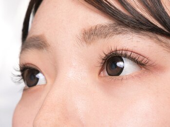 アイラッシュコロール(eyelash Koror)の写真/新規＆自店オフ無料☆【フラットラッシュ120本〈ブラウンも可〉¥6800】熟練の技術だからこその持ちの良さ◎