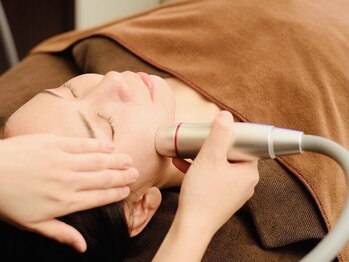 アネル 宮古島店(anel)の写真/『目元からホウレイ線、フェイスラインまでリフトアップ』3Dソニックラインで小顔効果を長期キープ◎